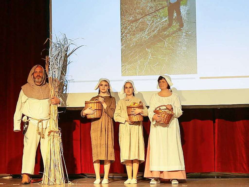 Arbeitskreis 800 in historischen Kostmen