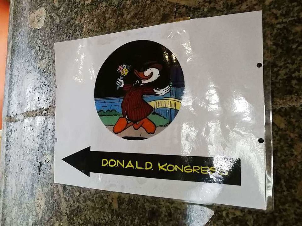 Dagobert Duck verweist auf den Kongress.  | Foto: Anika Maldacker