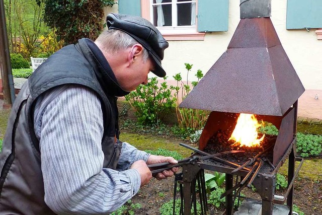 Die Schmiedezunft des Landkreises Emmendingen war mit sechs Schmieden vor Ort.  | Foto: Claudia Bachmann-Goronzy