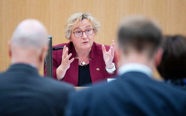 Wissenschaftsministerin Theresia Bauer am Montag im Untersuchungsausschuss   | Foto: dpa
