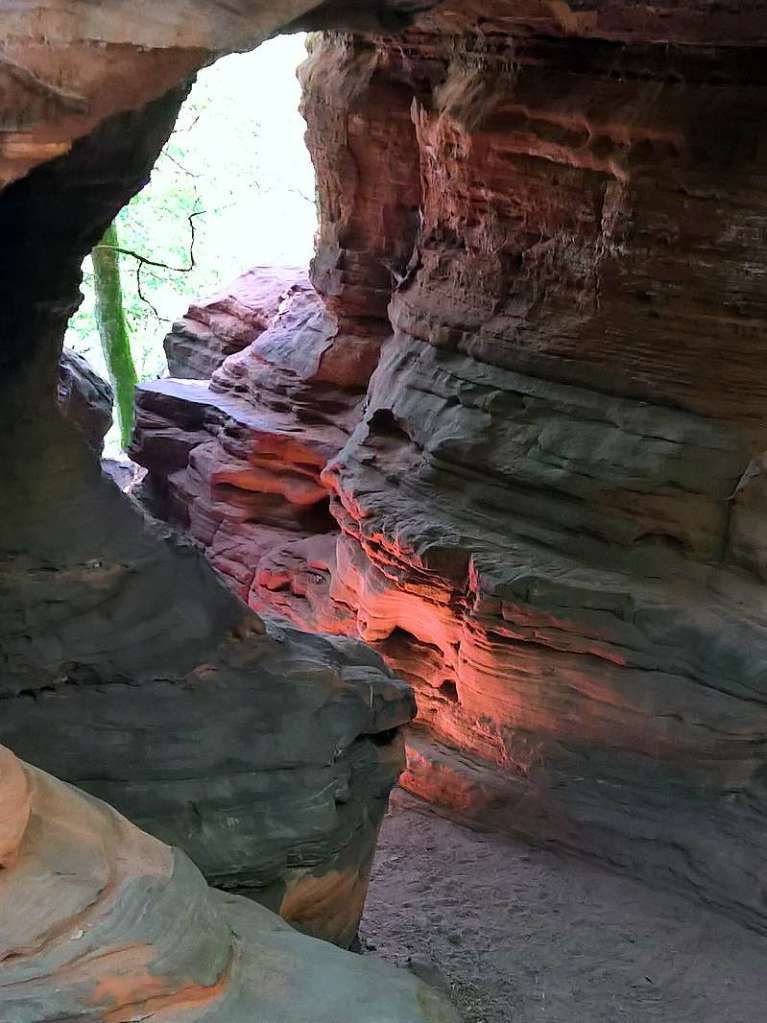 Recht imposant: leichtes Felsenglhen am  Altschlossfelsen