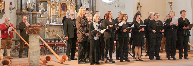 Alphorn trifft Gospel hie es beim Konzert in Rheinhausen.   | Foto: Christiane Franz