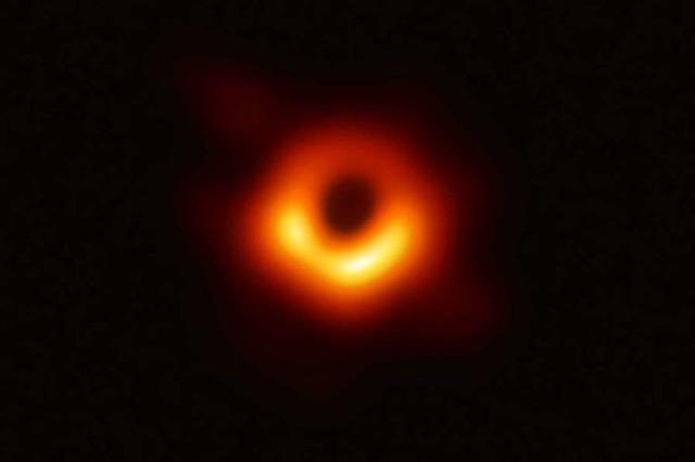 Astronomen gelingt erstes Bild von Schwarzem Loch