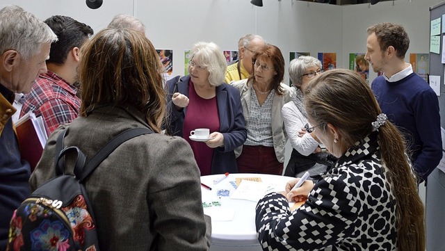 Angeregt verlief der Austausch der Teilnehmer beim Symposium zum Stadtjubilum.   | Foto: Horatio Gollin