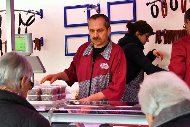 Gundelfinger Metzgermeister steht jetzt auf dem Markt in Freiburg-Betzenhausen