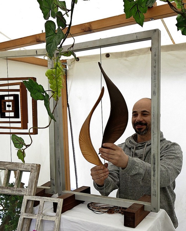 Aus Holz wird Kunst.  | Foto: Georg Voss