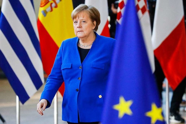 Merkel beim Krisengipfel  | Foto: dpa