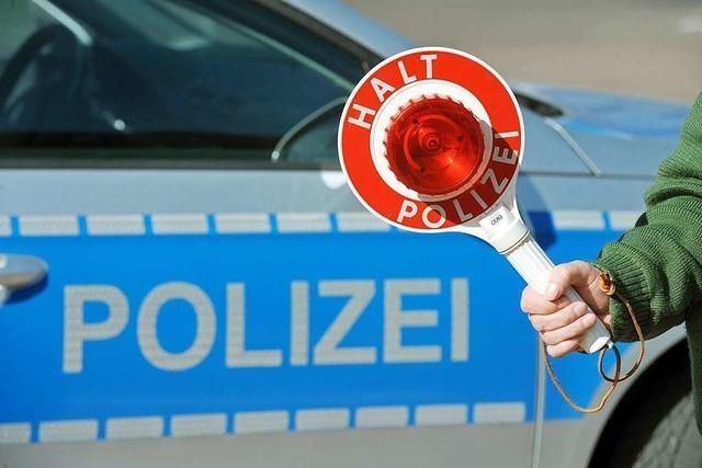 SUV-Fahrer flchtet von Unfallstelle