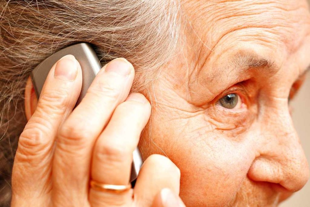 Am Telefon wurden den Opfern vorgetus...e in einer Notlage wren (Symbolbild).  | Foto: Photocrew (Adobe Stock)