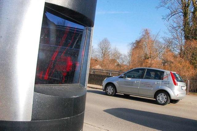 Die Blitzer des Landkreises Lrrach haben bisher 11.000 Temposnder erfasst