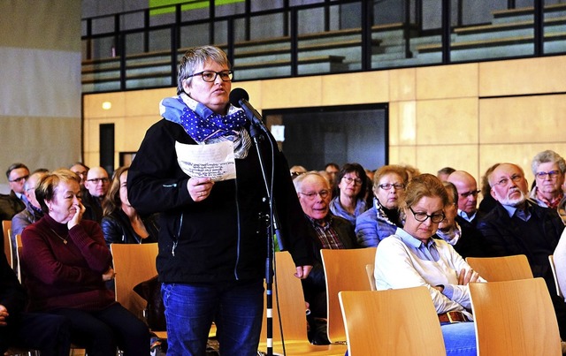 Regina Steinebrunner griff den Gemeinderat und Brgermeister Martin Lffler an.  | Foto: Martin Pfefferle