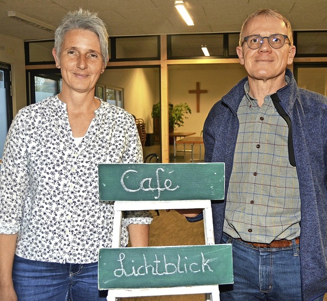 Nicole Frank-Kolacek und Roman Kolacek...ten das ehrenamtliche Caf Lichtblick.  | Foto: Danielle Hirschberger