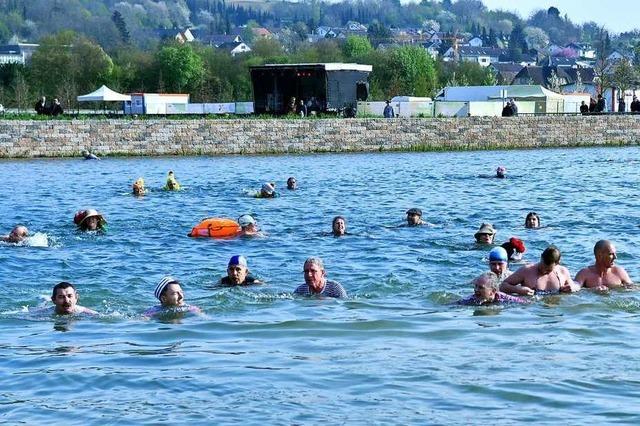 Lahrs Oberbrgermeister geht mit 50 Mutigen baden