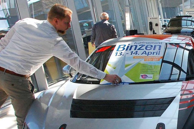 Das Autohaus Stoll macht auch mit beim...sich auch Blaulichtorganisationen vor.  | Foto: Herbert Frey