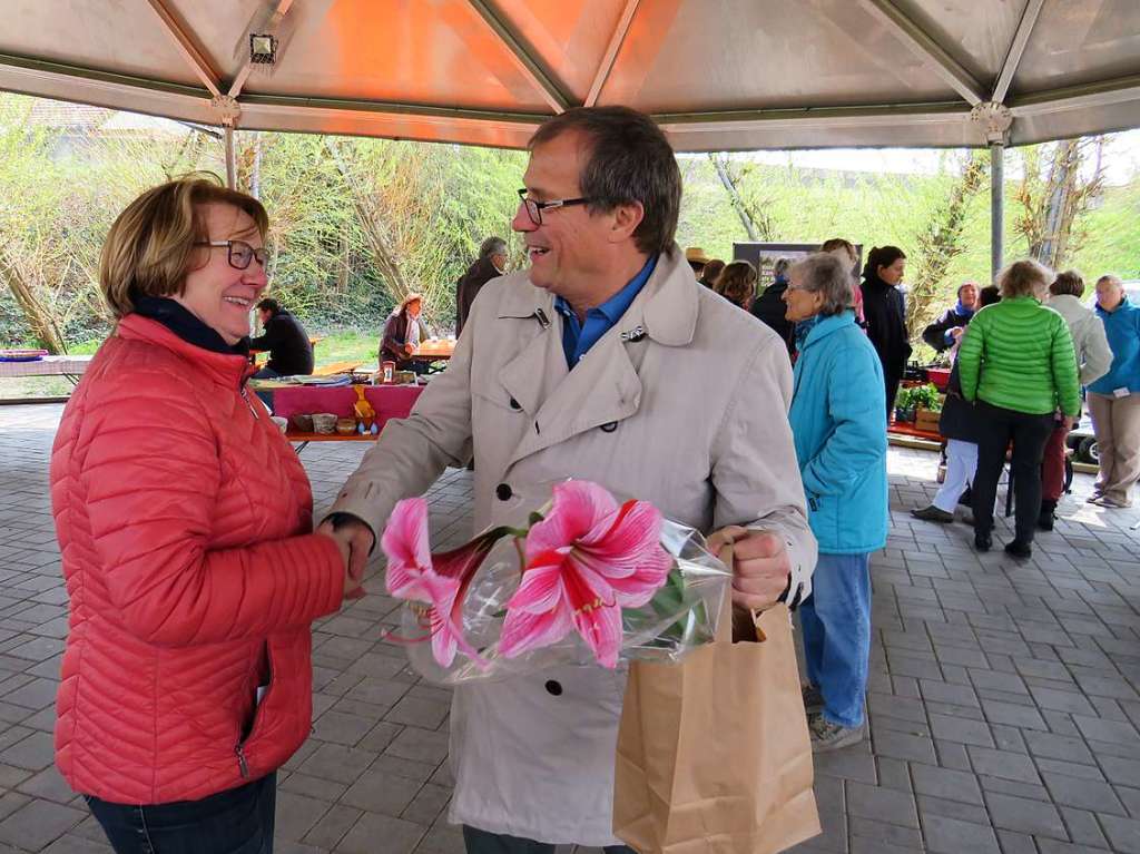 Beim 8. Pflanzenflohmarkt unter dem Vacono-Dome in Rheinfelden gab es fr die zahlreichen Besucher aus nah und fern jede Menge grne Schtze, darunter manche Raritten zu entdecken und zum Mitnehmen.