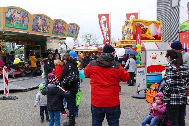 Frhlingsmarkt in Binzen bei winterlichen Temperaturen