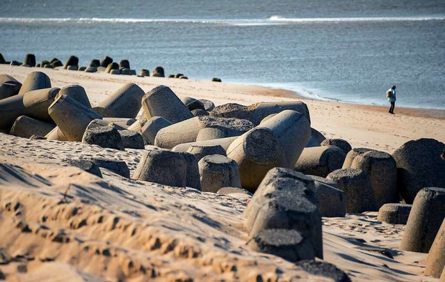 Auf Sylt sollen Touristen ihren Sand knftig selber mitbringen  | Foto: dpa