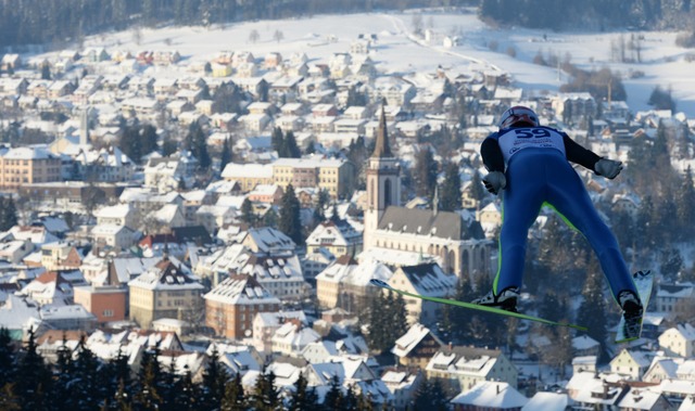 Skispringen in Neustadt &#8211; das is...o soll es auch im Februar 2020 werden.  | Foto: dpa