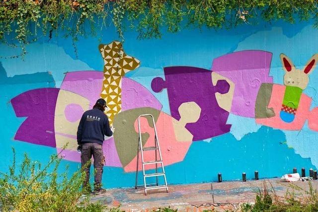 Mit einem Graffiti-Jam an der Dreisam feiern Knstler 30 Jahre Kinderrechte
