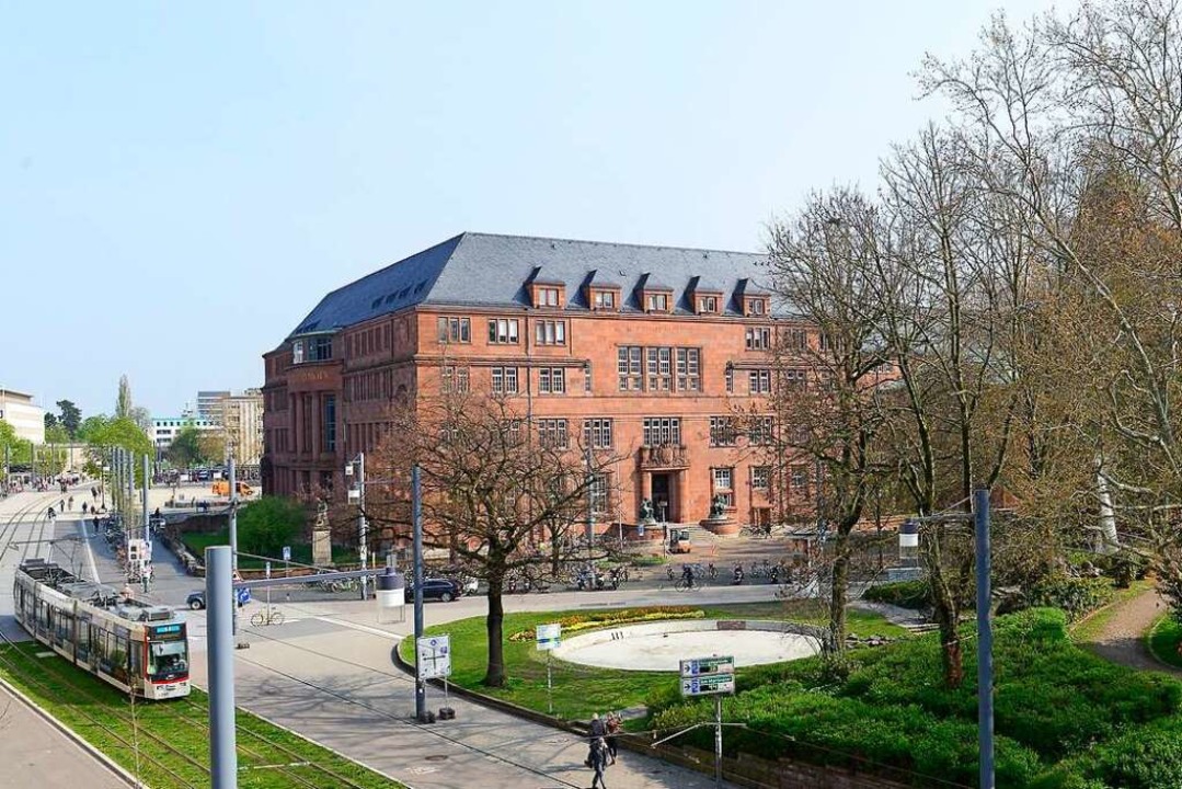 1906 bis 1911 wurde auf dem Grundstck... ein Brunnen mit den Gebudeumrissen.   | Foto: Ingo Schneider