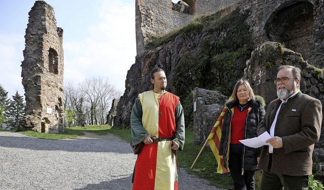 Burgfhrer mit Leidenschaft seit der e...urch Beate Mller und Thomas Schfer.   | Foto: Christoph Breithaupt