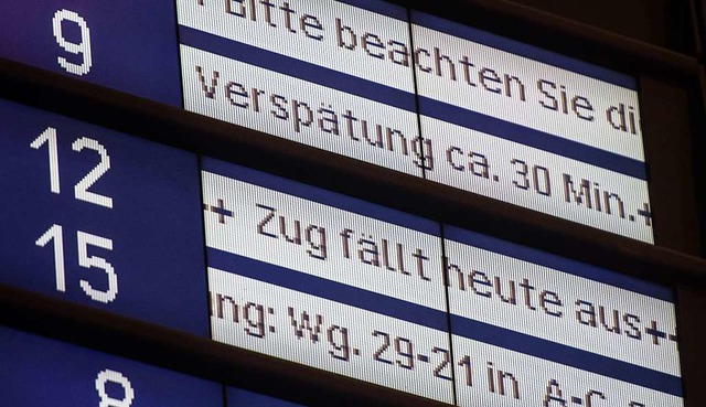 Die Unpnktlichkeit im deutschen Zugverkehr hat zugenommen.  | Foto: dpa