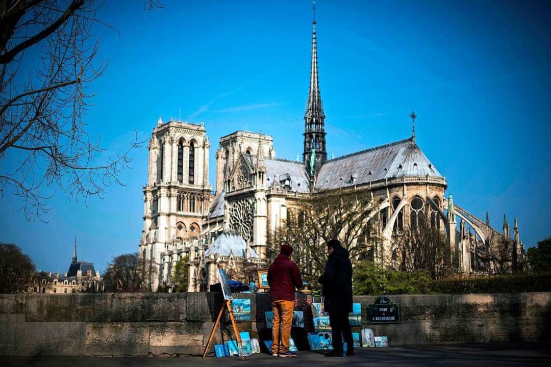 Der Spitzturm der Kathedrale Notre-Dam... Türme, aber war ebenso beeindruckend.  | Foto: AFP