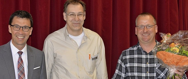 Mark Baumgartner (rechts) erhielt   vo...ich der Caritaswerksttten Hochrhein.   | Foto: Alfred Scheuble