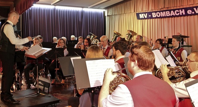 Der Musikverein Bombach bei seinem Heimspiel in der Schulbuckhalle   | Foto: Werner Schnabl