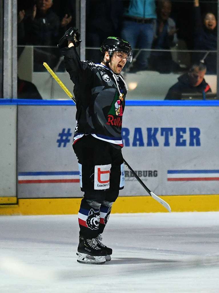 Antti Kauppila bejubelt das 1:0. Der Finne traf von der blauen Linie.