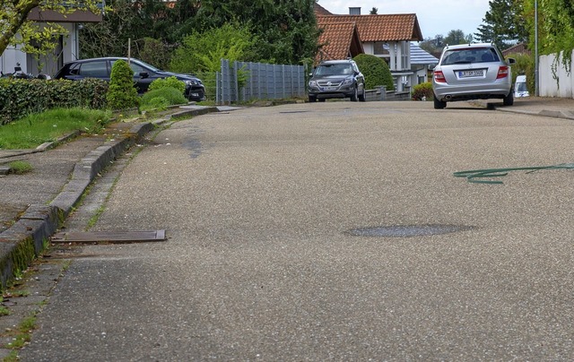 Die Senkungen in de Kirchbergstrae sind deutlich zu sehen.   | Foto: Olaf Michel