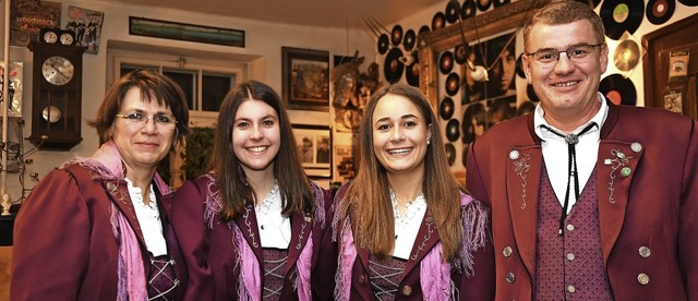 Neue Posten im Vorstand der Trachtenka...Krajniak (Kassierer Trachtenkapelle).   | Foto: Wolfgang Scheu