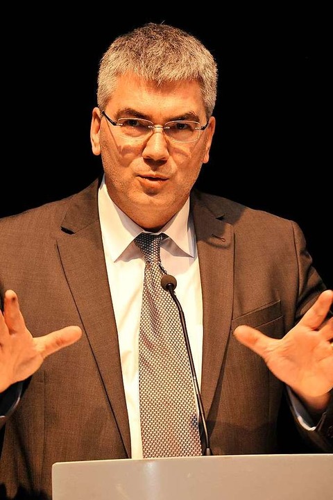 War &#8222;fassungslos&#8220; ber die...Edgar Steinle, der die Volksbank bert  | Foto: Hans-Peter Mller