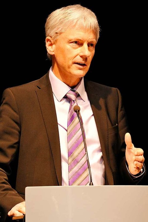 Setzt sich fr ein dezentrales Banken-... Staufens Brgermeister Michael Benitz  | Foto: Hans-Peter Mller