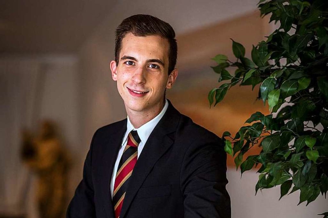 Der Bestatter Kevin Knrr, 25, sagt, dass seine Arbeit seine Berufung sei.  | Foto: Jan Leber