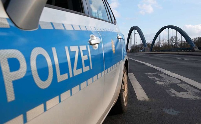 Ein Unbekannter hat in Weil am Rhein z...Polizei sucht nun Zeugen (Symbolbild).  | Foto: dpa