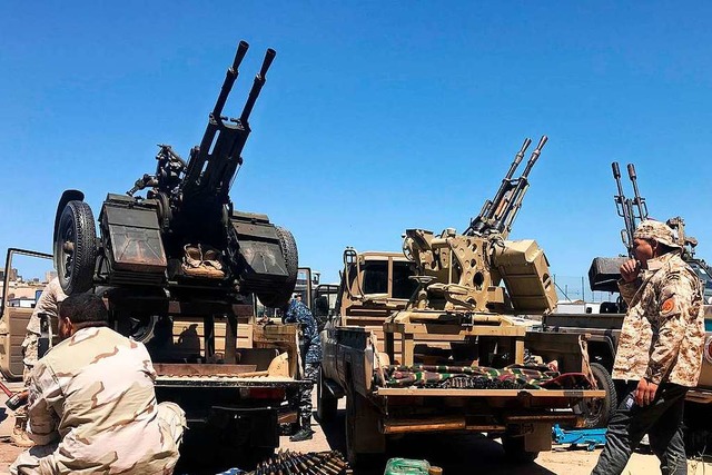 Der Konflikt in Libyen wird mit schweren Waffen gefhrt.  | Foto: dpa