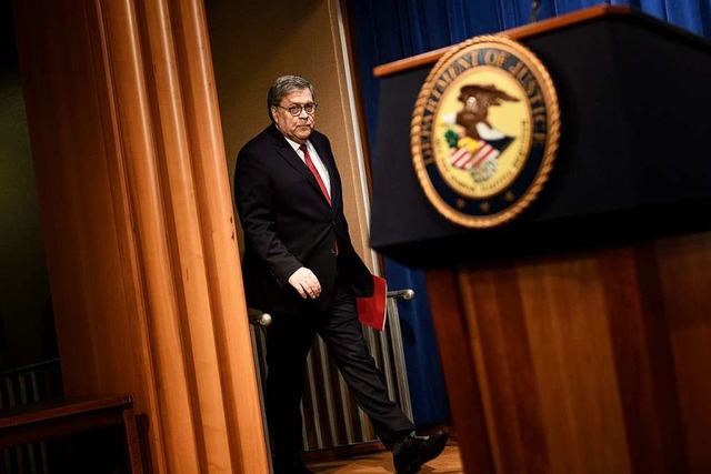 William Barr, US-Justizminister, sagt,...bstriche mit Muellers Team kooperiert.  | Foto: AFP