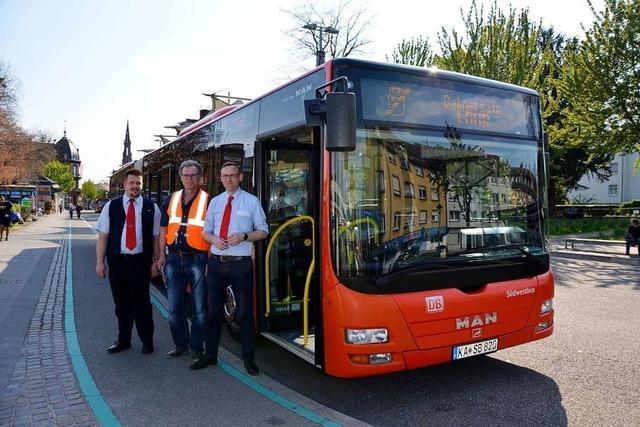 Tausende mussten vom Zug auf den Bus umsteigen