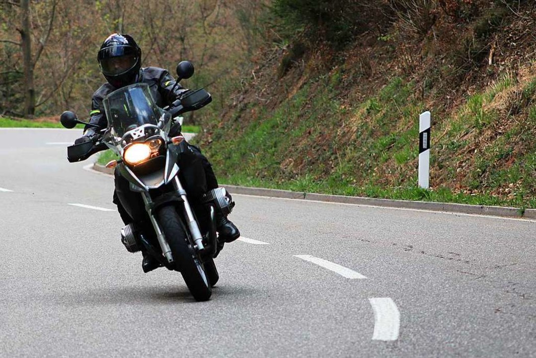 Motorradfahrer auf dem Weg Richtung Streitberg.  | Foto: Annika Sindlinger