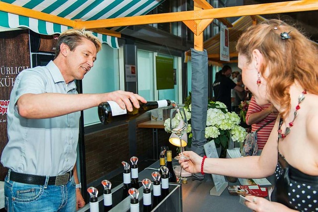 Wie im vergangenen Jahr werden bei der Weinmesse wieder edle Tropfen gereicht.  | Foto: Olaf Michel