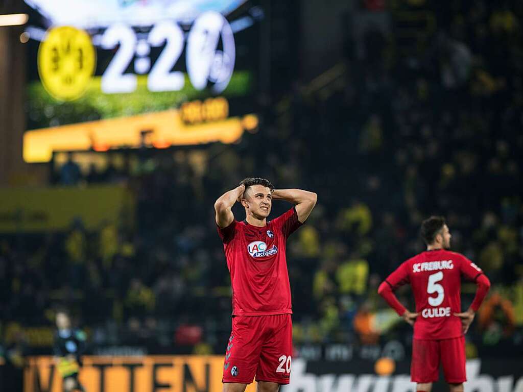 Januar 2018: Zum Haareraufen! Der SC Freiburg spielt auswrts in Dortmund knapp mit 2:2, erst in der Schlusssekunde kassieren die Freiburger den Ausgleich. Sensationell: Nils Petersen erzielt einen Treffer aus gut 40 Metern, der spter als Tor des Jahres ausgezeichnet wird.