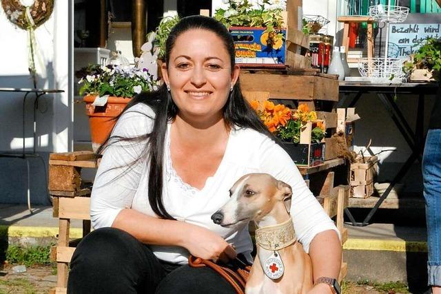 Tanja Ottersttter bringt mit ihrem Besuchshund Freude ins Rheinfelder Brgerheim