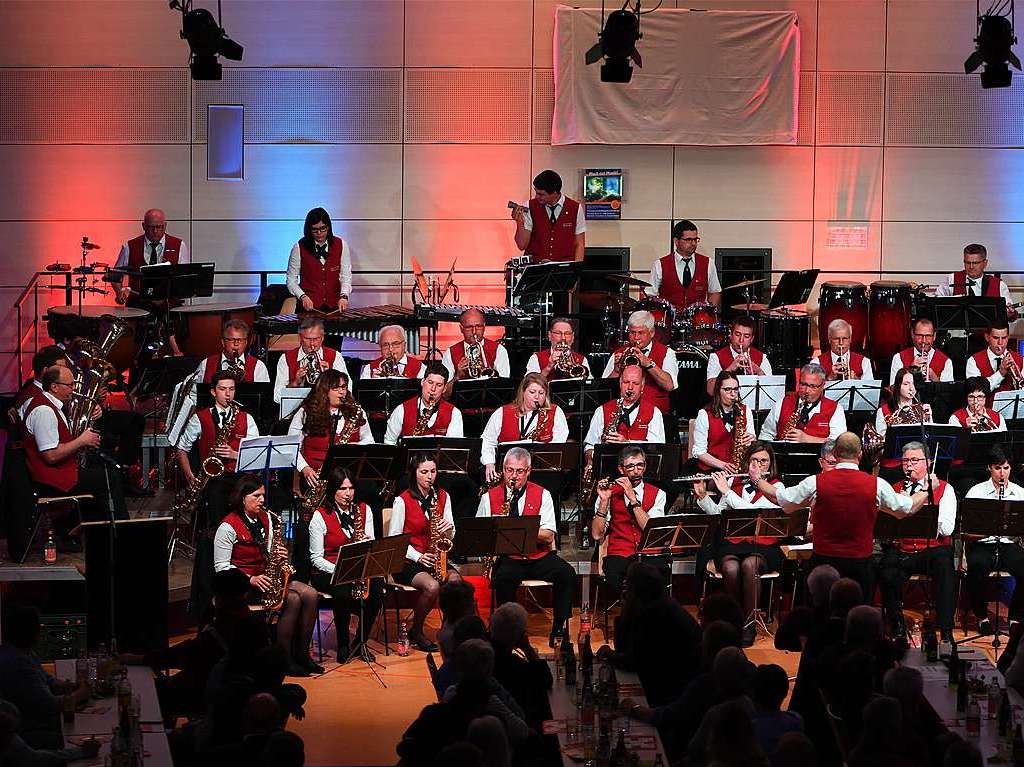 Groartige Musik wurde beim Osterkonzert geboten, das gleichzeitig der Auftakt des Jubilumsjahrs der Feuerwehrkapelle Wellendingen war.