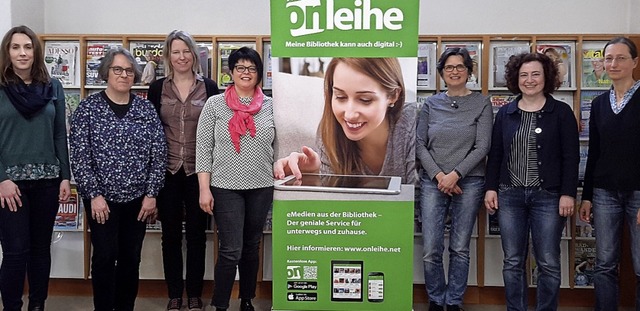 Ein Teil der zehn  Bibliotheksleiterinnen des Onleihe-Verbundes   | Foto: Carmen Heilmann-Lieberum