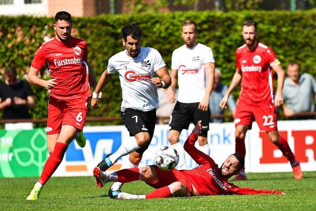 Ballknstler und mehr: Erich Sautner w...etteten 3:0 im Derby nicht zu schade.  | Foto: Achim Keller