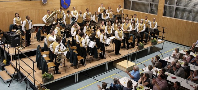 Als Gastverein konnte sich der Musikve...isterten Applaus des Publikums freuen.  | Foto: Yvonne Wrth