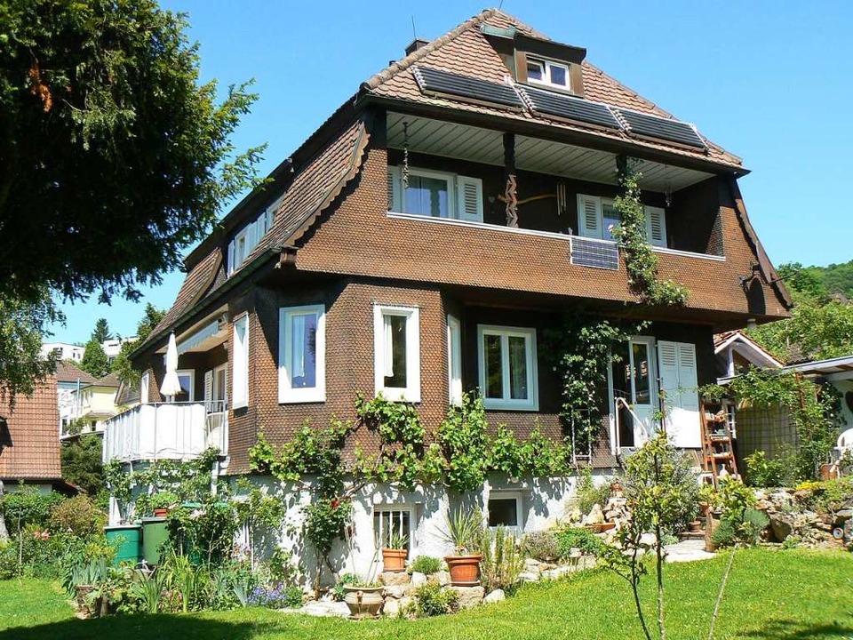 Am Leuselhardt In Lorrach Steht Ein Historisches Holzhaus