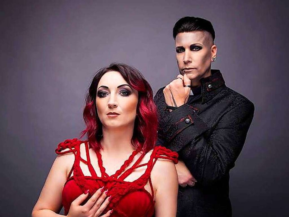 Blutengel: Das deutsche Goth-Pop-Duo gastiert am Samstag im Z7 in Pratteln.  | Foto: Annie Bertram