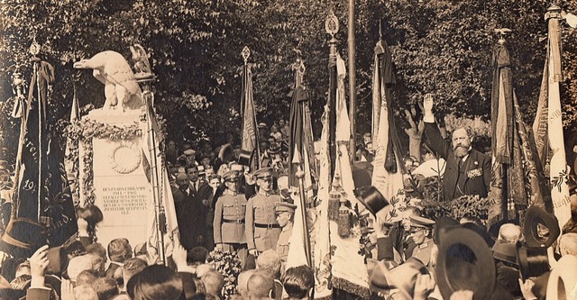 Weihe des Kriegerdenkmals im September... Bock und weiterer lokaler Prominenz.   | Foto: Markgrfler Museum